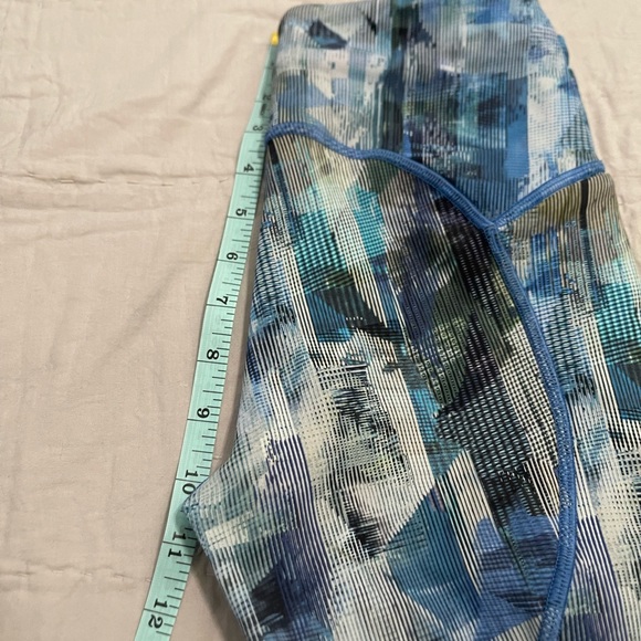 Lululemon On Pace Patterned Cropped Leggings Blue - Picture 12 of 12